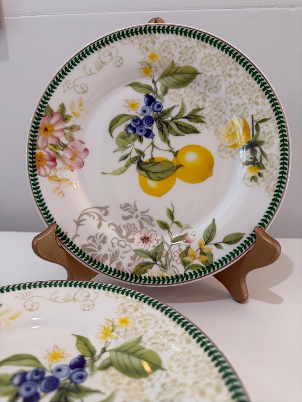 Set of 4 Grace Lemon and Berry 8" Salad / Dessert Plates set NWT